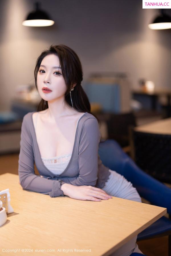梦心玥  [XiuRen]高清写真图 2024.08.13 No.9007 梦心玥 丝袜美腿第4张图片